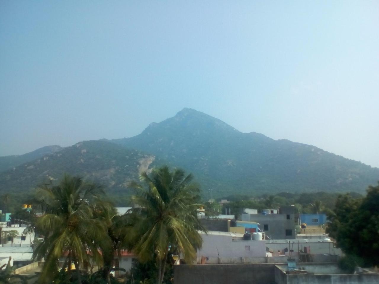 Sai Guest House Tiruvannāmalai Стая снимка